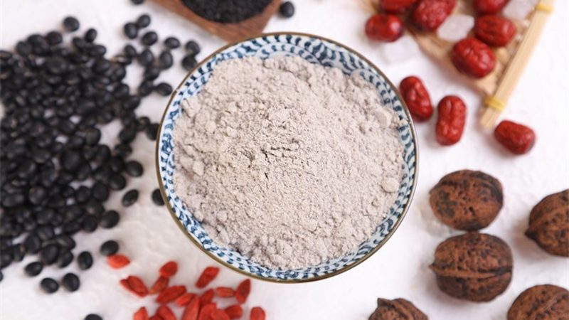 植物蛋白粉与乳清蛋白粉：增肌效果哪家强？**